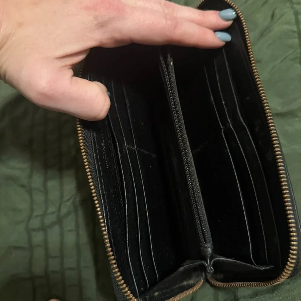 SOLDMichael Kors Jet Set Continental Pebbled Leather Zip-Around Full-size Wallet - Picture 4 of 7